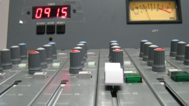 Δημοψήφισμα: Αποτελέσματα και εξελίξεις live από τη Δημοτική Ραδιοφωνία!