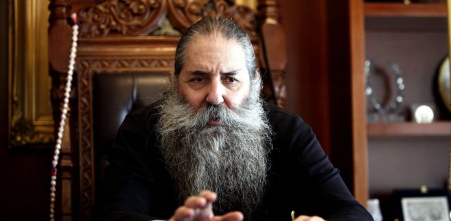 Μητροπολίτης Σεραφείμ για κορωνοϊό: &quot;Καμιά ασθένεια δεν κολλάει με την μετάληψη&quot; (vd)