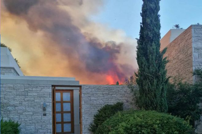 Σε εξέλιξη η φωτιά στο Κρανίδι