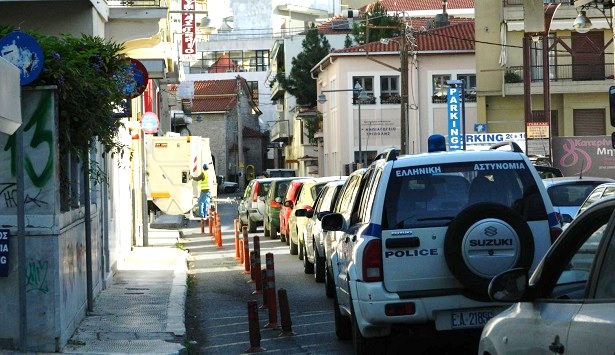 &Alpha;&pi;&omicron;&rho;&rho;&iota;&mu;&mu;&alpha;&tau;&omicron;&phi;ό&rho;&alpha; &alpha;&delta;&epsilon;&iota;ά&zeta;&omicron;&upsilon;&nu; &kappa;ά&delta;&omicron;&upsilon;&sigmaf; &sigma;&epsilon; ώ&rho;&epsilon;&sigmaf; &kappa;&upsilon;&kappa;&lambda;&omicron;&phi;&omicron;&rho;&iota;&alpha;&kappa;ή&sigmaf; &alpha;&iota;&chi;&mu;ή&sigmaf; &ndash; &laquo;&Omicron;&upsilon;&rho;έ&sigmaf;&raquo; &alpha;&upsilon;&tau;&omicron;&kappa;&iota;&nu;ή&tau;&omega;&nu; &sigma;&tau;&omicron; &kappa;έ&nu;&tau;&rho;&omicron; &tau;&eta;&sigmaf; &Tau;&rho;ί&pi;&omicron;&lambda;&eta;&sigmaf;