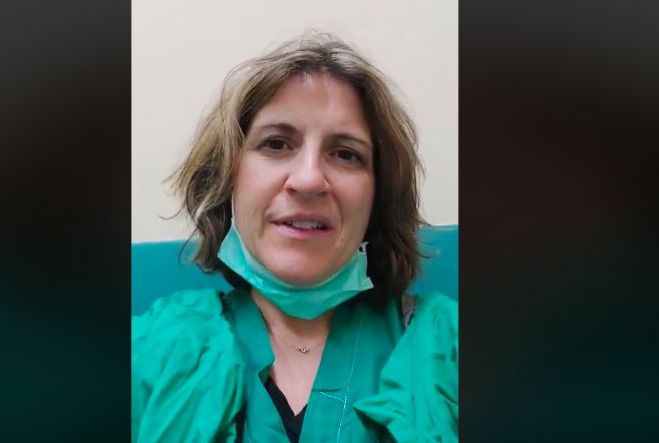 #δρω_υπευθυνα | Το μήνυμα της νοσηλεύτριας - τραγουδίστριας Σοφίας Μάντη: &quot;Μένουμε σπίτι διότι είναι το εμβόλιο για να φύγει αυτός ο κακός εφιάλτης&quot; (vd)