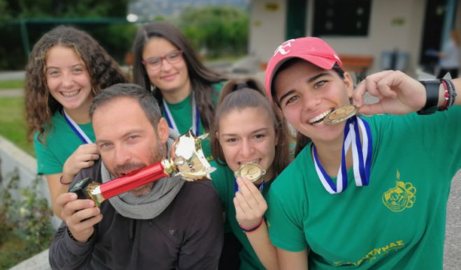 &Pi;&rho;&omega;&tau;&alpha;&theta;&lambda;ή&tau;&rho;&iota;&alpha; &Gamma;΄ &Epsilon;&theta;&nu;&iota;&kappa;ή&sigmaf; &eta; &gamma;&upsilon;&nu;&alpha;&iota;&kappa;&epsilon;ί&alpha; &omicron;&mu;ά&delta;&alpha; &tau;έ&nu;&iota;&sigmaf; &tau;&eta;&sigmaf; &Alpha;&Epsilon;&Kappa; &Tau;&rho;ί&pi;&omicron;&lambda;&eta;&sigmaf;