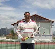 &Omicron; &Delta;&omicron;&upsilon;&kappa;&omicron;&upsilon;&mu;ό&pi;&omicron;&upsilon;&lambda;&omicron;&sigmaf; &tau;&eta;&sigmaf; &Alpha;&Epsilon;&Kappa; &sigma;&tau;&eta;&nu; 3&eta; &theta;έ&sigma;&eta; &sigma;&tau;&omicron; &Pi;&alpha;&nu;&epsilon;&lambda;&lambda;ή&nu;&iota;&omicron;
&pi;&rho;&omega;&tau;ά&theta;&lambda;&eta;&mu;&alpha; &nu;&omicron;&mu;&iota;&kappa;ώ&nu;