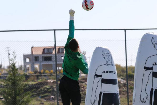 Camp &gamma;&iota;&alpha; &tau;&epsilon;&rho;&mu;&alpha;&tau;&omicron;&phi;ύ&lambda;&alpha;&kappa;&epsilon;&sigmaf; &alpha;&pi;ό &tau;&omicron;&nu; &Alpha;&sigma;&tau;έ&rho;&alpha;