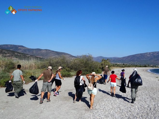 Εθελοντική δράση καθαρισμού στην ακτή «Πόρτες Μελιγούς»