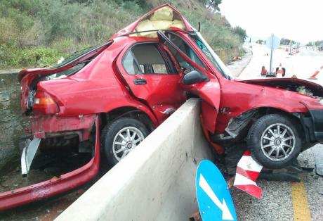 Βγήκε σώος κι αβλαβής από διαλυμένο αυτοκίνητο στην Ε.Ο. Πατρών-Κορίνθου!
