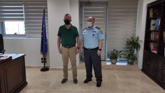 &Mu;&epsilon; &tau;&omicron;&nu; &nu;έ&omicron; &Alpha;&sigma;&tau;&upsilon;&nu;&omicron;&mu;&iota;&kappa;ό &Delta;&iota;&epsilon;&upsilon;&theta;&upsilon;&nu;&tau;ή &Alpha;&rho;&kappa;&alpha;&delta;ί&alpha;&sigmaf; &sigma;&upsilon;&nu;&alpha;&nu;&tau;ή&theta;&eta;&kappa;&epsilon; &omicron; &Alpha;&nu;&tau;&iota;&pi;&epsilon;&rho;&iota;&phi;&epsilon;&rho;&epsilon;&iota;ά&rho;&chi;&eta;&sigmaf; &Mu;. &Sigma;&kappa;&alpha;&nu;&tau;&zeta;ό&sigmaf;