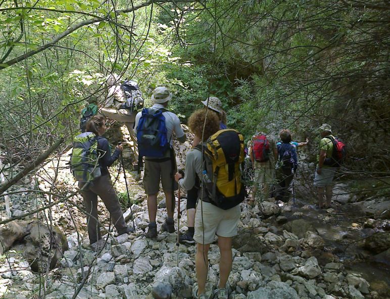 Εντυπωσιακή εκδρομή ορειβατών στο Φαράγγι της Γκούρας στη Γορτυνία (εικόνες)