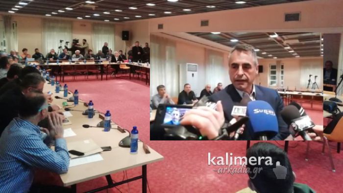 Τζιούμης: "Οι μάσκες έπεσαν. Η ενωμένη παράταξη Σμυρνιώτη - Παυλή - Τσιαμούλου μποϊκοτάρουν το έργο της δημοτικής αρχής" (vd)