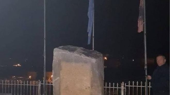 Αλβανοί εθνικιστές βανδάλισαν ελληνικό μνημείο στην Κρανιά Βορείου Ηπείρου