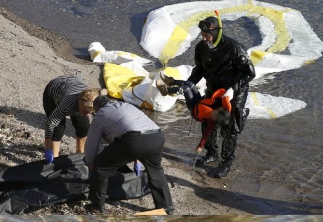 &Pi;&rho;ό&sigma;&phi;&upsilon;&gamma;&epsilon;&sigmaf;: &Eta; &sigma;&tau;&iota;&gamma;&mu;ή &pi;&omicron;&upsilon; &beta;&gamma;ά&zeta;&omicron;&upsilon;&nu; &tau;&omicron; ά&psi;&upsilon;&chi;&omicron; &kappa;&omicron;&rho;&mu;ά&kappa;&iota; &epsilon;&nu;ό&sigmaf; &mu;&omega;&rho;&omicron;ύ &alpha;&pi;ό &tau;&eta; &theta;ά&lambda;&alpha;&sigma;&sigma;&alpha;! (&Sigma;&Kappa;&Lambda;&Eta;&Rho;&Epsilon;&Sigma; &Epsilon;&Iota;&Kappa;&Omicron;&Nu;&Epsilon;&Sigma;)