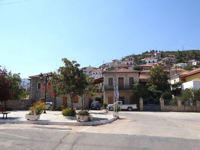 &Chi;&omega;&rho;ί&sigmaf; &nu;&epsilon;&rho;ό &tau;&omicron; &mu;&iota;&sigma;ό &Kappa;&omicron;&rho;&alpha;&kappa;&omicron;&beta;&omicron;ύ&nu;&iota;