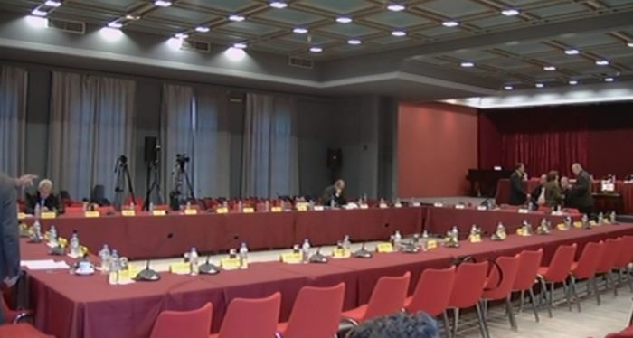 LIVE &tau;&omicron; &pi;&epsilon;&rho;&iota;&phi;&epsilon;&rho;&epsilon;&iota;&alpha;&kappa;ό &sigma;&upsilon;&mu;&beta;&omicron;ύ&lambda;&iota;&omicron;!