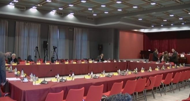 LIVE &tau;&omicron; &pi;&epsilon;&rho;&iota;&phi;&epsilon;&rho;&epsilon;&iota;&alpha;&kappa;ό &sigma;&upsilon;&mu;&beta;&omicron;ύ&lambda;&iota;&omicron;!