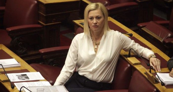 Ραχήλ Μακρή: "Ο υποχρεωτικός εμβολιασμός παραβιάζει το Σύνταγμα της χώρας. Πρόκειται για καθαρή Γενοκτονία των Ελλήνων"