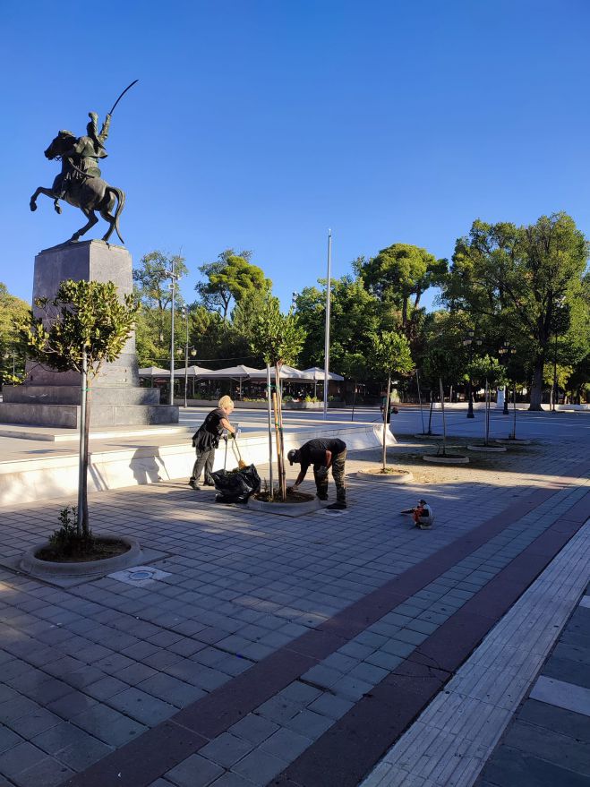 &Eta; &Tau;&rho;ί&pi;&omicron;&lambda;&eta; ... &epsilon;&tau;&omicron;&iota;&mu;ά&zeta;&epsilon;&tau;&alpha;&iota; &gamma;&iota;&alpha; &tau;&eta;&nu; &epsilon;&pi;έ&tau;&epsilon;&iota;&omicron; &tau;&eta;&sigmaf; Ά&lambda;&omega;&sigma;&eta;&sigmaf;! (&epsilon;&iota;&kappa;ό&nu;&epsilon;&sigmaf;)
