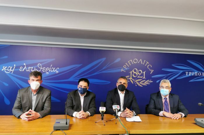 &Sigma;&tau;&eta;&nu; &Tau;&rho;ί&pi;&omicron;&lambda;&eta; &omicron; &tau;&epsilon;&lambda;&iota;&kappa;ό&sigmaf; &mu;&pi;ά&sigma;&kappa;&epsilon;&tau; &mu;&epsilon; &alpha;&mu;&alpha;&xi;ί&delta;&iota;&omicron; | &Omicron;&iota; &alpha;&nu;&alpha;&kappa;&omicron;&iota;&nu;ώ&sigma;&epsilon;&iota;&sigmaf; &Tau;&zeta;&iota;&omicron;ύ&mu;&eta;, &Pi;&epsilon;&rho;&delta;ί&kappa;&eta; &kappa;&alpha;&iota; &Beta;&alpha;&lambda;&alpha;&sigma;ό&pi;&omicron;&upsilon;&lambda;&omicron;&upsilon;! (vd)