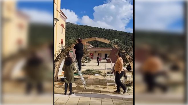 &Chi;&rho;&iota;&sigma;&tau;&omicron;&upsilon;&gamma;&epsilon;&nu;&nu;&iota;ά&tau;&iota;&kappa;&omicron; &chi;&omega;&rho;&iota;ό &sigma;&tau;&iota;&sigmaf; &Rho;ί&zeta;&epsilon;&sigmaf; &Tau;&epsilon;&gamma;έ&alpha;&sigmaf;! (vd)