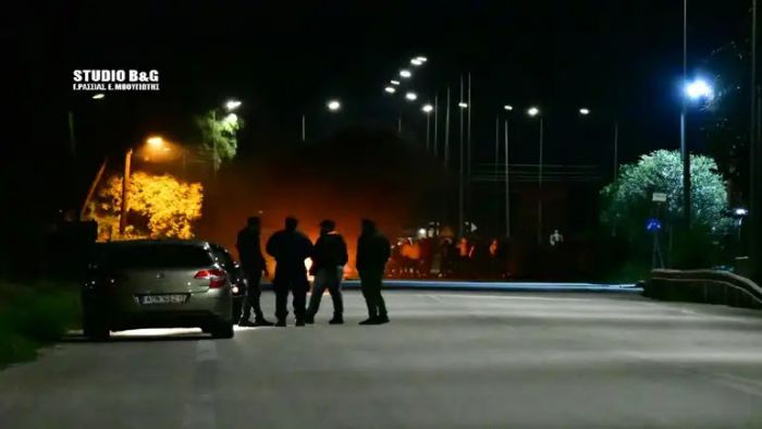 &Epsilon;&pi;&epsilon;&iota;&sigma;ό&delta;&iota;&alpha; &mu;&epsilon;&tau;&alpha;&xi;ύ &Rho;&omicron;&mu;ά &mu;&epsilon; &tau;&rho;&alpha;&upsilon;&mu;&alpha;&tau;ί&epsilon;&sigmaf; &alpha;&pi;ό &pi;&upsilon;&rho;&omicron;&beta;&omicron;&lambda;&iota;&sigma;&mu;&omicron;ύ&sigmaf; &sigma;&tau;&eta; &Nu;έ&alpha; &Kappa;ί&omicron; &Alpha;&rho;&gamma;&omicron;&lambda;ί&delta;&alpha;&sigmaf;