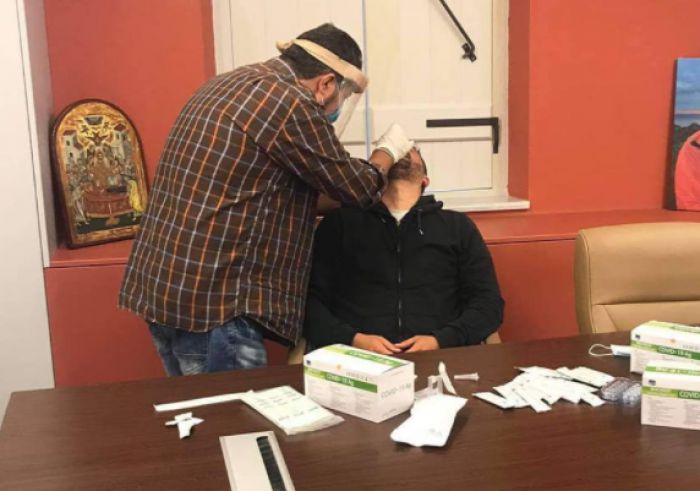 &Alpha;&rho;&nu;&eta;&tau;&iota;&kappa;ά &tau;&alpha; &tau;&epsilon;&sigma;&tau; covid &sigma;&tau;&omicron; &Lambda;&epsilon;&omega;&nu;ί&delta;&iota;&omicron;