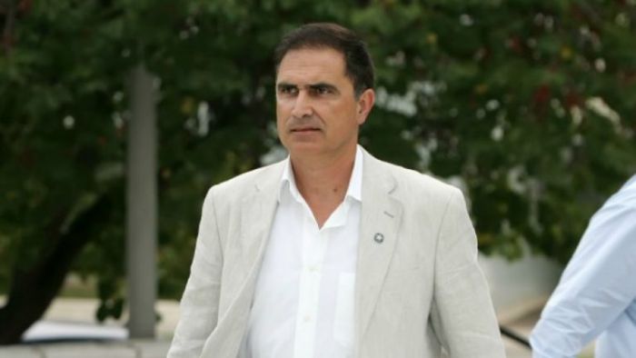 &Mu;&pi;&omicron;&rho;&omicron;&beta;ή&lambda;&omicron;&sigmaf;: "&Sigma;&tau;&omicron; &mu;&upsilon;&alpha;&lambda;ό &mu;&alpha;&sigmaf; &beta;&rho;ί&sigma;&kappa;&epsilon;&tau;&alpha;&iota; &mu;ό&nu;&omicron; &eta; &Chi;&iota;&mu;&pi;έ&rho;&nu;&iota;&alpha;&nu;"