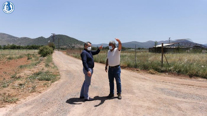 Έ&rho;&gamma;&alpha; &sigma;&tau;&omicron; &Nu;&epsilon;&omicron;&chi;ώ&rho;&iota; | &Tau;&zeta;&iota;&omicron;ύ&mu;&eta;&sigmaf;: "&Phi;&tau;&iota;ά&chi;&nu;&omicron;&upsilon;&mu;&epsilon; &tau;&omicron;&upsilon;&sigmaf; &alpha;&gamma;&rho;&omicron;&tau;&iota;&kappa;&omicron;ύ&sigmaf; &delta;&rho;ό&mu;&omicron;&upsilon;&sigmaf; &tau;&omicron;&upsilon; &delta;ή&mu;&omicron;&upsilon; &mu;&alpha;&sigmaf;" (vd)