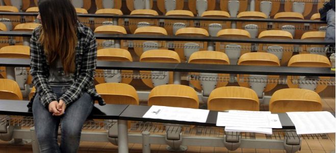 &Omicron;&iota; &pi;&epsilon;&rho;&iota;&pi;&tau;ώ&sigma;&epsilon;&iota;&sigmaf; &phi;&omicron;&iota;&tau;&eta;&tau;ώ&nu; &pi;&omicron;&upsilon; &delta;&iota;&kappa;&alpha;&iota;&omicron;ύ&nu;&tau;&alpha;&iota; &mu;&epsilon;&tau;&epsilon;&gamma;&gamma;&rho;&alpha;&phi;ή &sigma;&epsilon; &Alpha;&Epsilon;&Iota; &kappa;&alpha;&iota; &Tau;&Epsilon;&Iota;