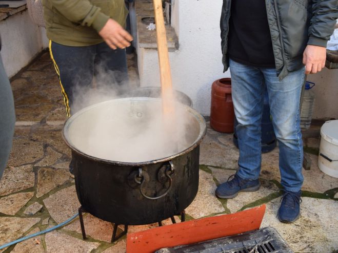 &Gamma;&iota;&omicron;&rho;&tau;ή &pi;&alpha;&sigma;&tau;&omicron;ύ &tau;&eta;&nu; &Pi;&alpha;&rho;&alpha;&sigma;&kappa;&epsilon;&upsilon;ή &sigma;&tau;&omicron; &Theta;&epsilon;ό&kappa;&tau;&iota;&sigma;&tau;&omicron; &Gamma;&omicron;&rho;&tau;&upsilon;&nu;ί&alpha;&sigmaf;