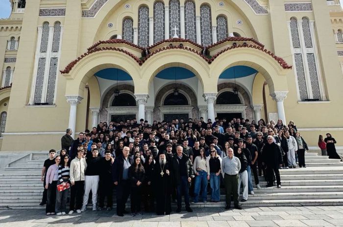 &Pi;&lambda;ή&theta;&omicron;&sigmaf; &mu;&alpha;&theta;&eta;&tau;ώ&nu; &alpha;&pi;ό &tau;&eta;&nu; &Tau;&rho;ί&pi;&omicron;&lambda;&eta; &sigma;&tau;&omicron;&nu; Ά&gamma;&iota;&omicron; &Alpha;&nu;&delta;&rho;έ&alpha; &Pi;&alpha;&tau;&rho;ώ&nu; (&epsilon;&iota;&kappa;ό&nu;&epsilon;&sigmaf;)