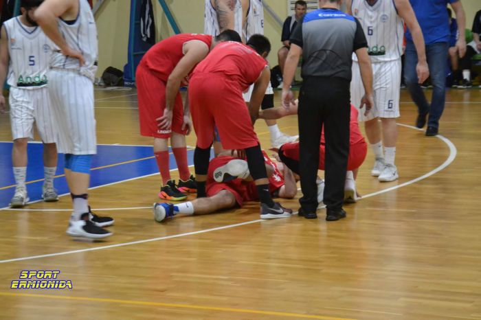&Mu;&pi;ά&sigma;&kappa;&epsilon;&tau; | Ή&tau;&tau;&alpha; &gamma;&iota;&alpha; &tau;&omicron;&nu; &Pi;ή&gamma;&alpha;&sigma;&omicron;, &tau;&rho;&alpha;&upsilon;&mu;&alpha;&tau;ί&sigma;&tau;&eta;&kappa;&epsilon; &omicron; &Kappa;&omicron;&psi;&alpha;ύ&tau;&eta;&sigmaf; (&epsilon;&iota;&kappa;ό&nu;&epsilon;&sigmaf;)