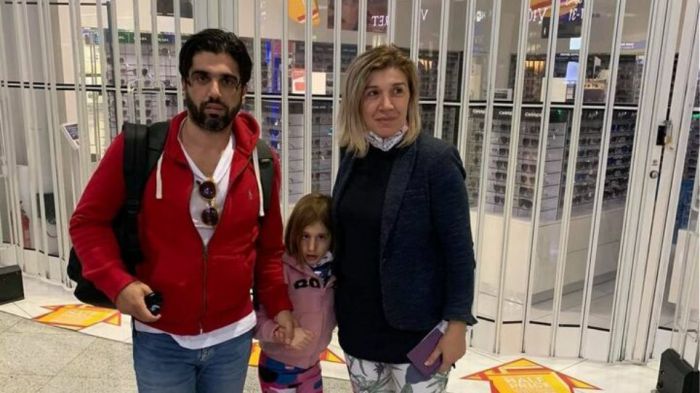 Έφυγε για το Τέξας σήμερα η μικρή Αναστασία από την Καλαμάτα - Έχει διαγνωστεί με επιθετική μορφή καρκίνου