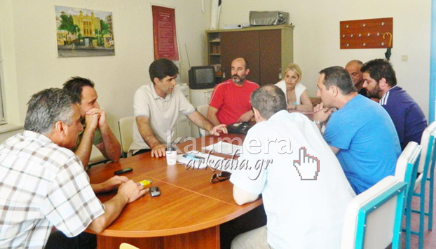 &Xi;&epsilon;&sigma;&eta;&kappa;ώ&nu;&omicron;&nu;&tau;&alpha;&iota; &omicron;&iota; &kappa;&alpha;&theta;&eta;&gamma;&eta;&tau;έ&sigmaf; &sigma;&tau;&eta;&nu; &Tau;&rho;ί&pi;&omicron;&lambda;&eta; &kappa;&alpha;&iota; &epsilon;&tau;&omicron;&iota;&mu;ά&zeta;&omicron;&upsilon;&nu; &delta;&iota;&alpha;&delta;&eta;&lambda;ώ&sigma;&epsilon;&iota;&sigmaf; &kappa;&alpha;&tau;ά &tau;&omega;&nu; &alpha;&pi;&omicron;&lambda;ύ&sigma;&epsilon;&omega;&nu;! (vd)