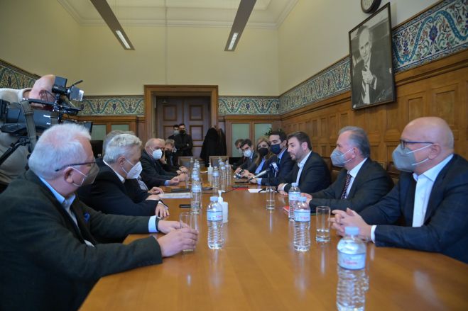 &Nu;ί&kappa;&omicron;&sigmaf; &Alpha;&nu;&delta;&rho;&omicron;&upsilon;&lambda;ά&kappa;&eta;&sigmaf;: &laquo;&Pi;&rho;&omicron;&tau;&epsilon;&rho;&alpha;&iota;ό&tau;&eta;&tau;&alpha; &eta; &alpha;ύ&xi;&eta;&sigma;&eta; &tau;&omicron;&upsilon; &kappa;&alpha;&tau;ώ&tau;&alpha;&tau;&omicron;&upsilon; &mu;&iota;&sigma;&theta;&omicron;ύ &sigma;&tau;&alpha; 751 &epsilon;&upsilon;&rho;ώ&raquo;