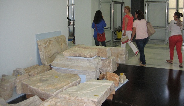 &Alpha;&rho;&chi;&alpha;&iota;&omicron;&lambda;&omicron;&gamma;&iota;&kappa;ό &Mu;&omicron;&upsilon;&sigma;&epsilon;ί&omicron; &Tau;&epsilon;&gamma;έ&alpha;&sigmaf;: 100 &Chi;&rho;ό&nu;&iota;&alpha; &Iota;&sigma;&tau;&omicron;&rho;ί&alpha;&sigmaf;, &Pi;&omicron;&lambda;&iota;&tau;&iota;&sigma;&mu;&omicron;ύ &kappa;&alpha;&iota; &Delta;&eta;&mu;&iota;&omicron;&upsilon;&rho;&gamma;&iota;&kappa;ό&tau;&eta;&tau;&alpha;&sigmaf; (&epsilon;&iota;&kappa;ό&nu;&epsilon;&sigmaf;)