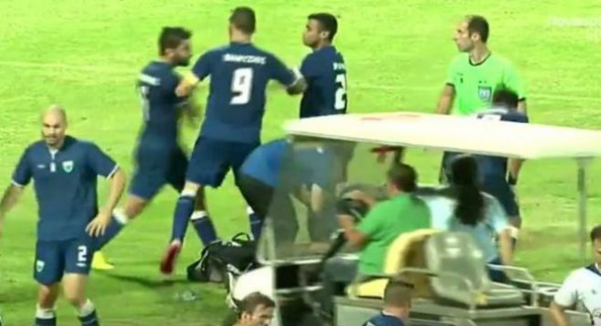 Παίχτες του Λεβαδειακού πήγαν να παίξουν ξύλο ... μεταξύ τους! (vd)