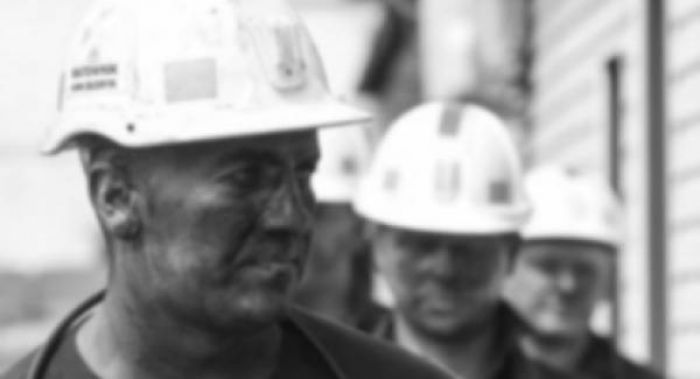 &Epsilon;&rho;&gamma;&alpha;&zeta;ό&mu;&epsilon;&nu;&omicron;&iota; &sigma;&tau;&eta;&nu; &Alpha;&rho;&kappa;&alpha;&delta;ί&alpha;: "&Delta;&epsilon;&nu; &theta;&alpha; &gamma;ί&nu;&omicron;&upsilon;&mu;&epsilon; &omicron;&iota; &sigma;ύ&gamma;&chi;&rho;&omicron;&nu;&omicron;&iota; &delta;&omicron;ύ&lambda;&omicron;&iota; &tau;&omicron;&upsilon; 21&omicron;&upsilon; &alpha;&iota;ώ&nu;&alpha;"!
