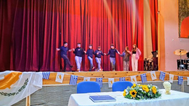 &Eta; &tau;&epsilon;&lambda;&epsilon;&tau;ή &tau;&eta;&sigmaf; &delta;&epsilon;ύ&tau;&epsilon;&rho;&eta;&sigmaf; &phi;ά&sigma;&eta;&sigmaf; &tau;&eta;&sigmaf; &alpha;&delta;&epsilon;&lambda;&phi;&omicron;&pi;&omicron;ί&eta;&sigma;&eta;&sigmaf; &tau;&omicron;&upsilon; &Gamma;&upsilon;&mu;&nu;&alpha;&sigma;ί&omicron;&upsilon; &Tau;&epsilon;&gamma;έ&alpha;&sigmaf; &mu;&epsilon; &tau;&omicron; &Nu;&iota;&kappa;&omicron;&lambda;&alpha;ΐ&delta;&epsilon;&iota;&omicron; &Gamma;&upsilon;&mu;&nu;ά&sigma;&iota;&omicron; &Pi;ά&phi;&omicron;&upsilon; (&epsilon;&iota;&kappa;ό&nu;&epsilon;&sigmaf;)