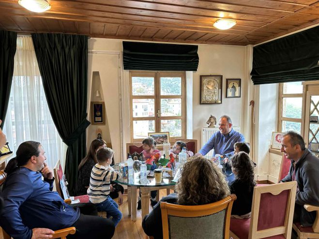 Παιδιά του Νηπιαγωγείου Δημητσάνας παρουσίασαν τη δράση «Μία γειτονιά για όλους»! (εικόνες)