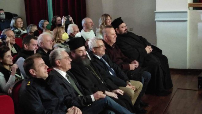 &Lambda;&alpha;&mu;&pi;&rho;ό&pi;&omicron;&upsilon;&lambda;&omicron;&sigmaf; - &Sigma;&kappa;&alpha;&nu;&tau;&zeta;ό&sigmaf;: &laquo; &Eta; &Pi;&epsilon;&rho;&iota;&phi;έ&rho;&epsilon;&iota;&alpha; &Pi;&epsilon;&lambda;&omicron;&pi;&omicron;&nu;&nu;ή&sigma;&omicron;&upsilon; &sigma;&tau;&eta;&rho;ί&zeta;&epsilon;&iota; &epsilon;&mu;&pi;&rho;ά&kappa;&tau;&omega;&sigmaf; &tau;&omicron; έ&rho;&gamma;&omicron; &tau;&omega;&nu; &Mu;&eta;&tau;&rho;&omicron;&pi;ό&lambda;&epsilon;&omega;&nu;&raquo;
