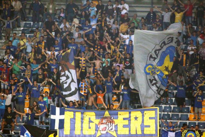 &Pi;&Alpha;&Epsilon; &Alpha;&sigma;&tau;έ&rho;&alpha;&sigmaf;: &laquo;&Pi;&omicron;&lambda;&iota;&tau;&iota;&kappa;ά &sigma;&upsilon;&nu;&theta;ή&mu;&alpha;&tau;&alpha; ή &pi;&alpha;&nu;ό &mu;&pi;&omicron;&rho;&omicron;ύ&nu; &nu;&alpha; &epsilon;&pi;&iota;&phi;έ&rho;&omicron;&upsilon;&nu; &beta;ά&rho;&iota;&alpha; &tau;&iota;&mu;&omega;&rho;ί&alpha; &gamma;&iota;&alpha; &tau;&eta;&nu; &omicron;&mu;ά&delta;&alpha;&raquo;!