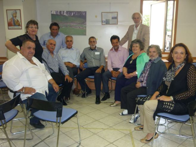 &Pi;&alpha;&nu;&alpha;&rho;&kappa;&alpha;&delta;&iota;&kappa;ή &Omicron;&mu;&omicron;&sigma;&pi;&omicron;&nu;&delta;ί&alpha; &Epsilon;&lambda;&lambda;ά&delta;&omicron;&sigmaf;: &Pi;&omicron;&iota;&omicron;&iota; &epsilon;&kappa;&lambda;έ&chi;&tau;&eta;&kappa;&alpha;&nu; &alpha;&nu;ά &epsilon;&pi;&alpha;&rho;&chi;ί&alpha;!