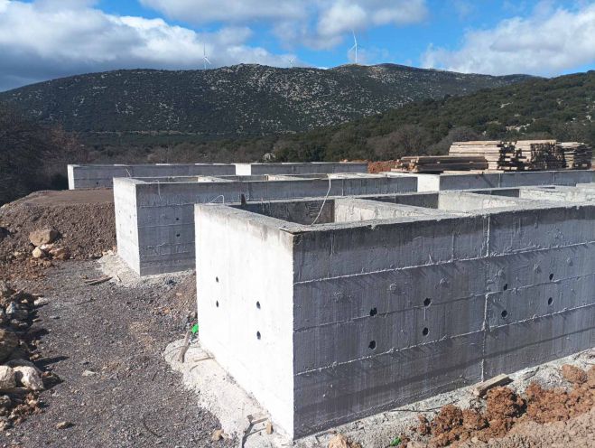 "Γεμίζουν τον τόπο με τεράστιες και πολύ επικίνδυνες μπαταρίες λιθίου"