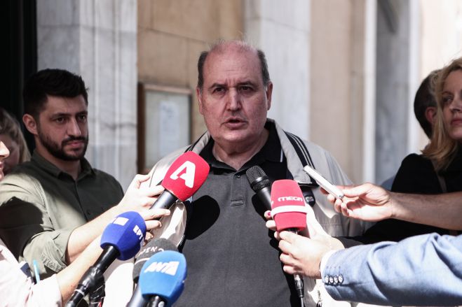 &Phi;ί&lambda;&eta;&sigmaf;: "&Omicron; &Kappa;&alpha;&sigma;&sigma;&epsilon;&lambda;ά&kappa;&eta;&sigmaf; &epsilon;ί&nu;&alpha;&iota; &sigma;&epsilon; &alpha;&pi;&omicron;&sigma;&tau;&omicron;&lambda;ή &delta;&iota;ά&lambda;&upsilon;&sigma;&eta;&sigmaf; &tau;&omicron;&upsilon; &Sigma;&Upsilon;&Rho;&Iota;&Zeta;&Alpha; &alpha;&pi;ό &epsilon;&xi;&omega;&pi;&omicron;&lambda;&iota;&tau;&iota;&kappa;&omicron;ύ&sigmaf; &pi;&alpha;&rho;ά&gamma;&omicron;&nu;&tau;&epsilon;&sigmaf;"