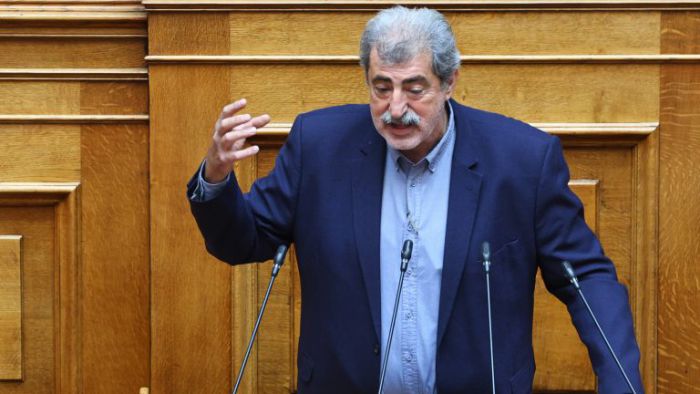 &Pi;&omicron;&lambda;ά&kappa;&eta;&sigmaf;: "&Epsilon;&gamma;ώ &delta;&epsilon;&nu; &epsilon;ί&mu;&alpha;&iota; &alpha;&nu;&epsilon;&xi;ά&rho;&tau;&eta;&tau;&omicron;&sigmaf;, ή&mu;&omicron;&upsilon;&nu; &kappa;&alpha;&iota; &epsilon;ί&mu;&alpha;&iota; &alpha;&pi;ό &sigma;ή&mu;&epsilon;&rho;&alpha; &Sigma;&Upsilon;&Rho;&Iota;&Zeta;&Alpha;"
