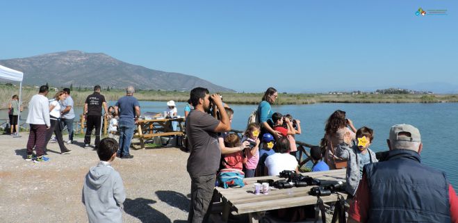 &Eta; &gamma;&iota;&omicron;&rho;&tau;ή &tau;&omega;&nu; &Pi;&omicron;&upsilon;&lambda;&iota;ώ&nu; &sigma;&tau;&eta; &lambda;&iota;&mu;&nu;&omicron;&theta;ά&lambda;&alpha;&sigma;&sigma;&alpha; &Mu;&omicron;&upsilon;&sigma;&tau;&omicron;ύ - &Delta;&epsilon;ί&tau;&epsilon; &epsilon;&iota;&kappa;ό&nu;&epsilon;&sigmaf;!