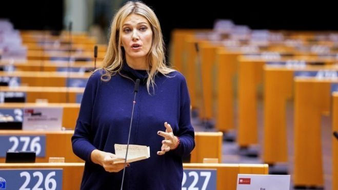 &Beta;&epsilon;&lambda;&gamma;&iota;&kappa;ή &epsilon;&phi;&eta;&mu;&epsilon;&rho;ί&delta;&alpha;: &laquo;&Eta; &Kappa;&alpha;ϊ&lambda;ή &pi;έ&rho;&alpha;&sigma;&epsilon; &tau;&eta; &nu;ύ&chi;&tau;&alpha; &sigma;&tau;&omicron; &kappa;&rho;&alpha;&tau;&eta;&tau;ή&rho;&iota;&omicron;, &kappa;&alpha;&theta;ώ&sigmaf; &sigma;&tau;&omicron; &sigma;&pi;ί&tau;&iota; &tau;&eta;&sigmaf; &beta;&rho;έ&theta;&eta;&kappa;&alpha;&nu; &tau;&sigma;ά&nu;&tau;&epsilon;&sigmaf; &mu;&epsilon; &chi;&alpha;&rho;&tau;&omicron;&nu;&omicron;&mu;ί&sigma;&mu;&alpha;&tau;&alpha;&raquo;