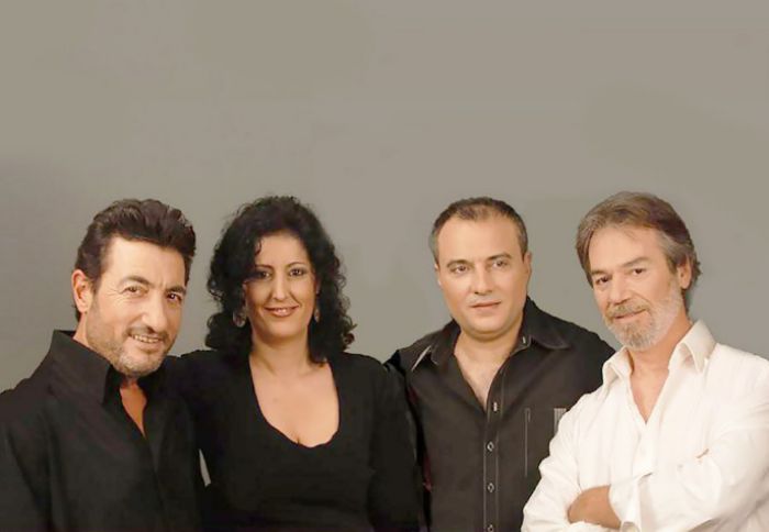 &Sigma;&upsilon;&nu;&alpha;&upsilon;&lambda;ί&alpha; &mu;&epsilon; &tau;&eta;&nu; &Alpha;&theta;&eta;&nu;&alpha;ϊ&kappa;ή &Kappa;&omicron;&mu;&pi;&alpha;&nu;ί&alpha; &sigma;&tau;&eta;&nu; &Kappa;&epsilon;&nu;&tau;&rho;&iota;&kappa;ή &Pi;&lambda;&alpha;&tau;&epsilon;ί&alpha; &Mu;&epsilon;&gamma;&alpha;&lambda;ό&pi;&omicron;&lambda;&eta;&sigmaf;