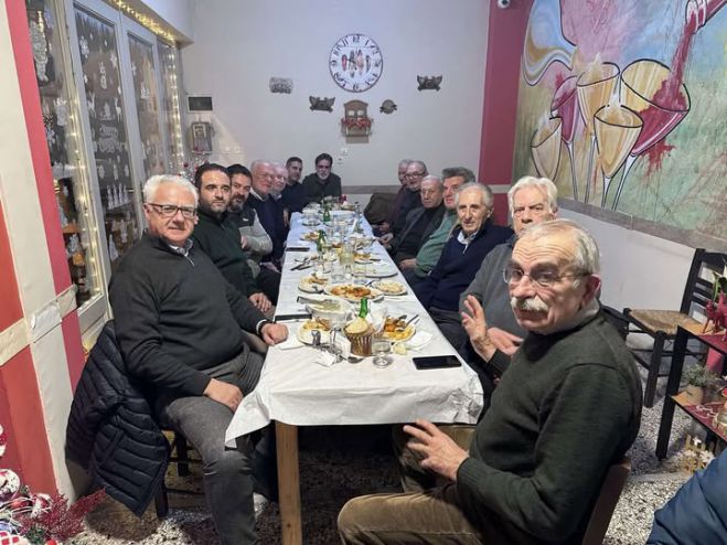 Γείτονες Νεομάρτυρος Δημητρίου Τρίπολης | Η νέα συνάντηση μετά από καιρό και το κρασί στη μνήμη του Δημοσθένη