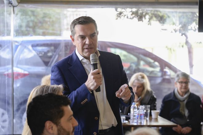 Τσίπρας: "Δέσμευση για 13η σύνταξη, αναδρομικά και τέλος στην αδικία με την προσωπική διαφορά"