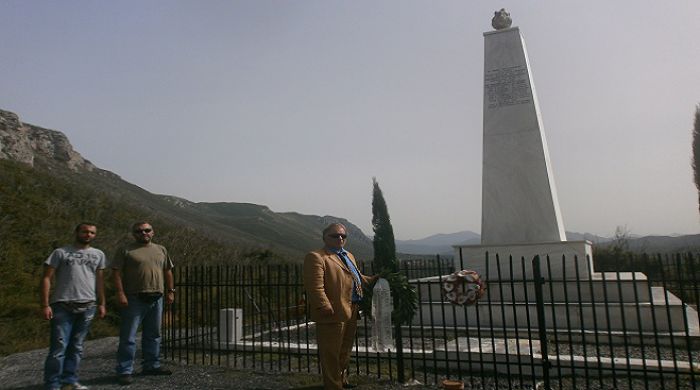 Μνημείο στην Ποταμιά επισκέφθηκαν στελέχη της Χρυσής Αυγής